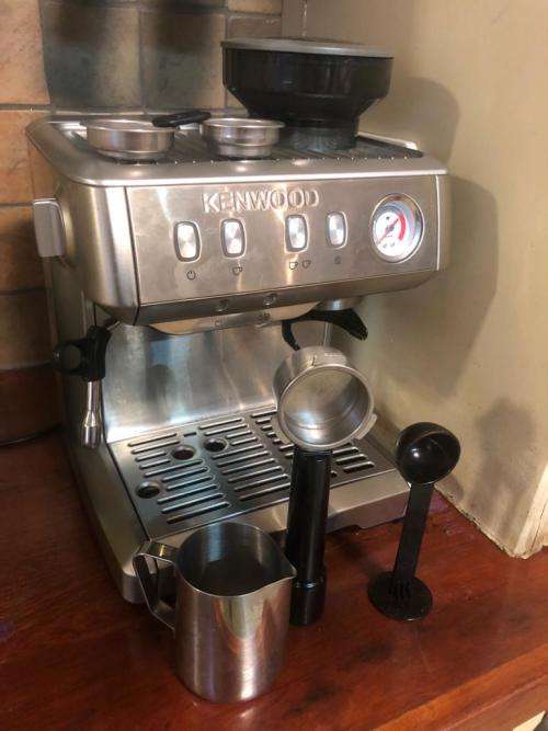 Espresso & Coffee Machines Kenwood PEM13 espresso machine with built